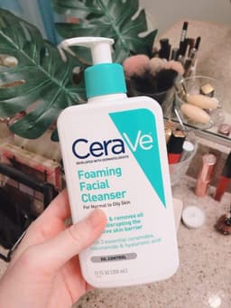 فوم شستشوی صورت سراوی مدل Hydrating حجم 236 میلی‌لیتر